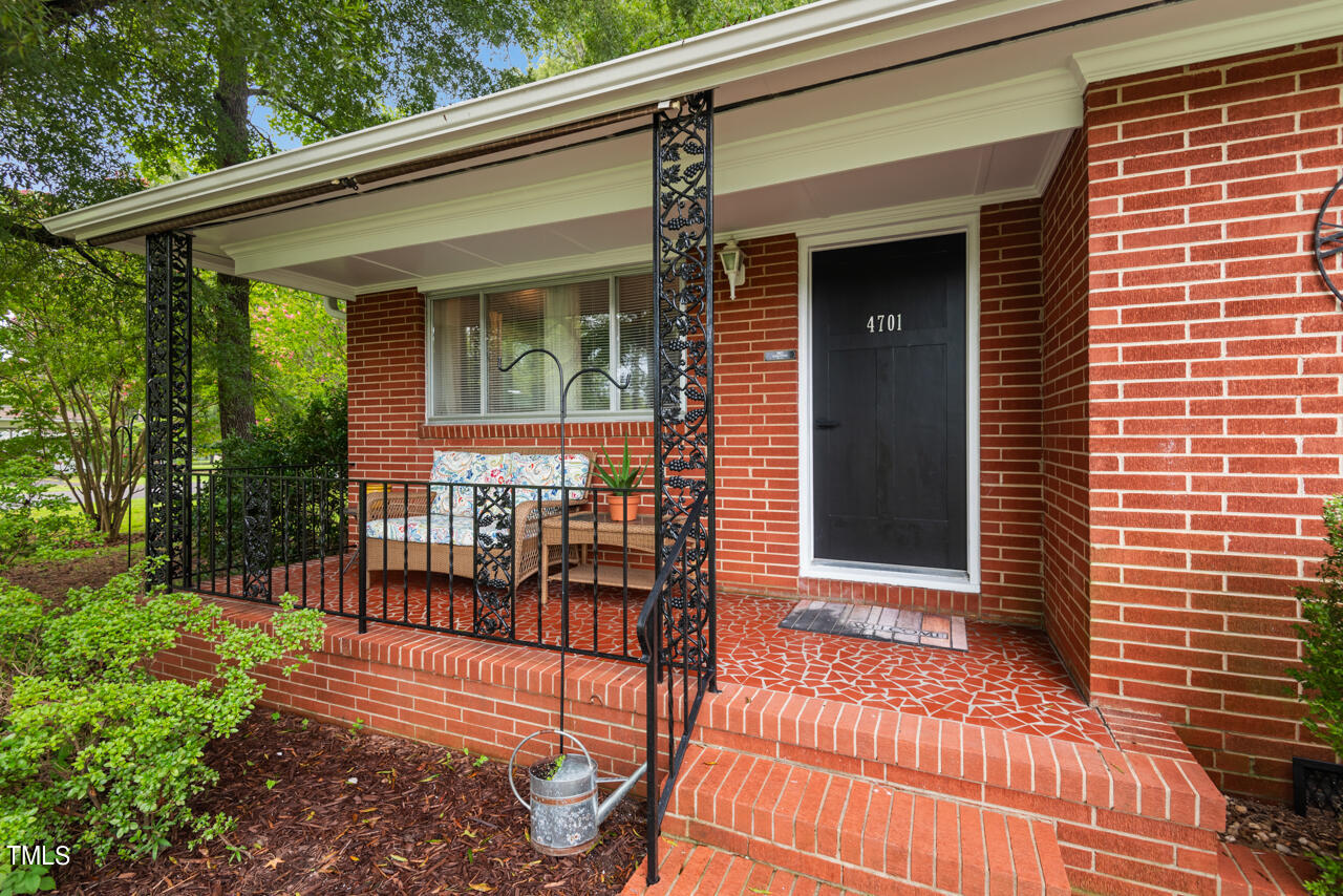 4701 Bennett Memorial Road Durham, NC 27705 - Photo 5 of 29 5 Entry