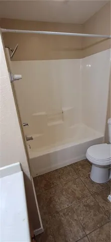 $950 | 405 South 15th Street, St. Joseph, MO 64501