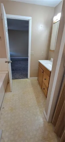 $950 | 405 South 15th Street, St. Joseph, MO 64501