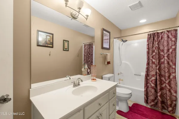 $549,500 | 92 Highpointe Drive, Hattiesburg, MS 39402