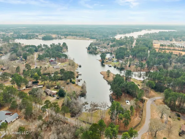 $549,500 | 92 Highpointe Drive, Hattiesburg, MS 39402