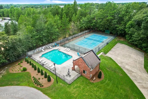 $549,500 | 92 Highpointe Drive, Hattiesburg, MS 39402