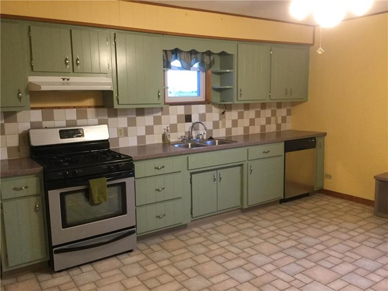 142 McGovern Road Houston, PA 15342 - Photo 6 of 24 Gallery Image 6