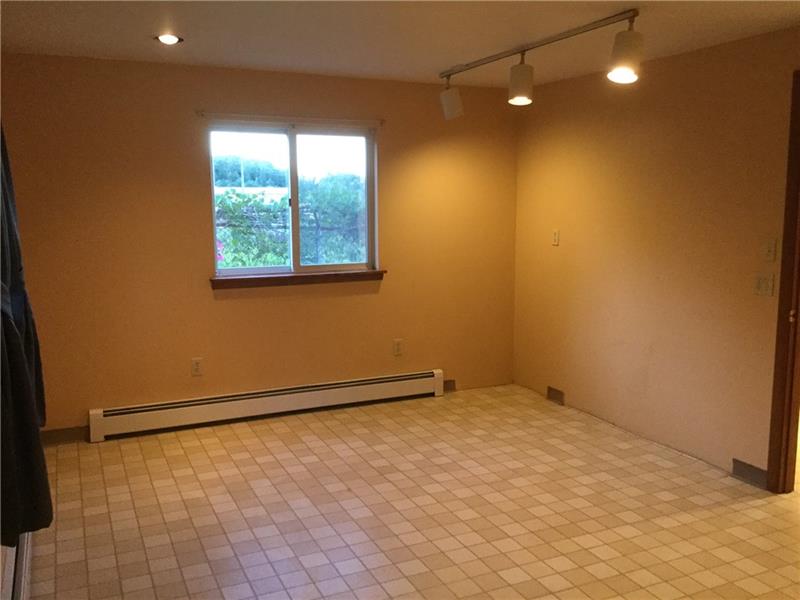 142 McGovern Road Houston, PA 15342 - Photo 8 of 24 1st Floor Master Bedroom