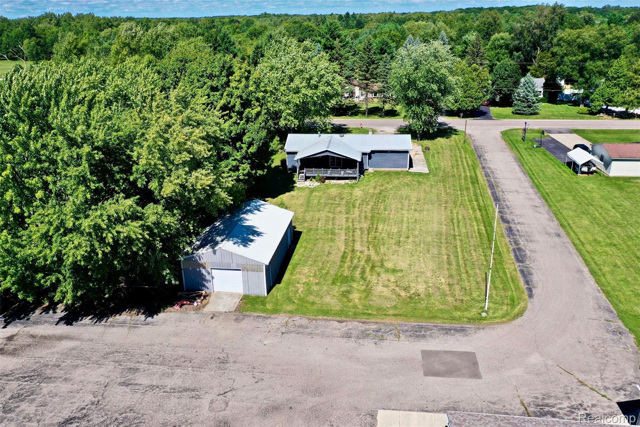 4346 Crosby Road Flint, MI 48506 - Photo 43 of 47 9DB09E73-84CF-4BCB-B730-60FD63200BCA_1_201_a.jpeg