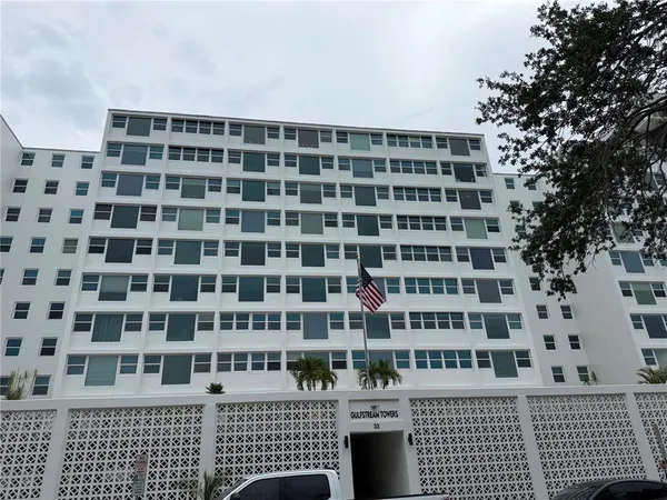 $3,000 | 33 South Gulfstream Avenue, Unit 1001, Sarasota, FL 34236