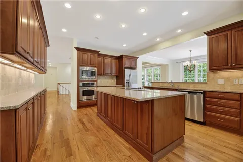 $1,400,000 | 9 Newbury Drive, Westerly, RI 02891