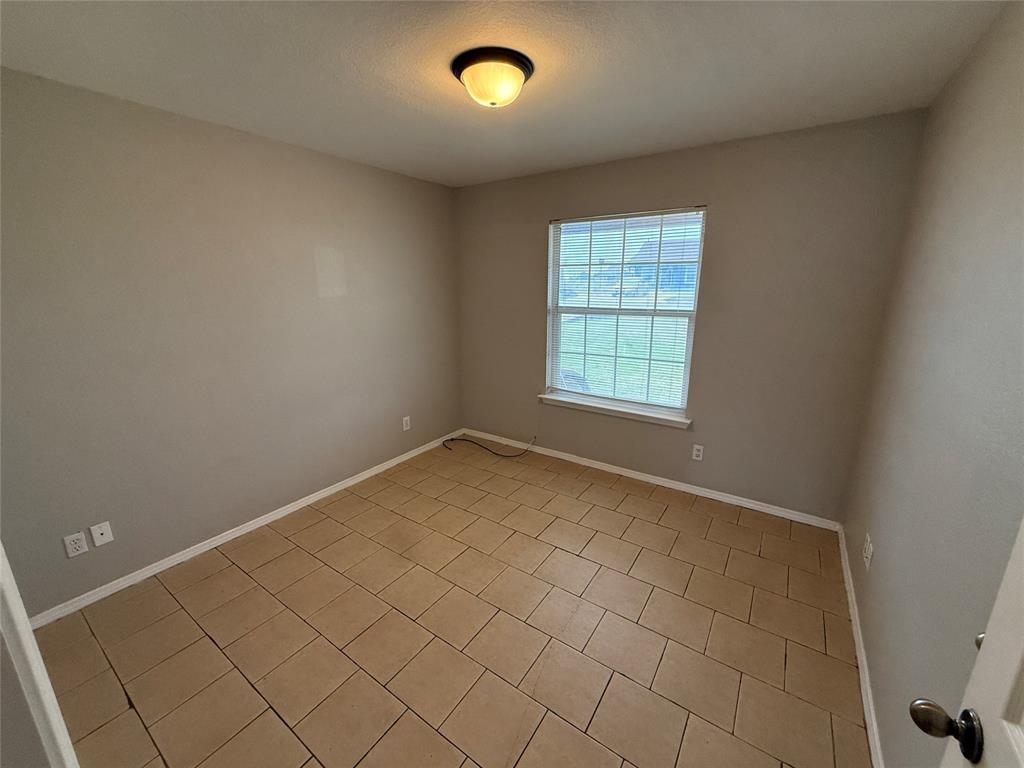 209 Blue Bell Court Weatherford, TX 76088 - Photo 11 of 23