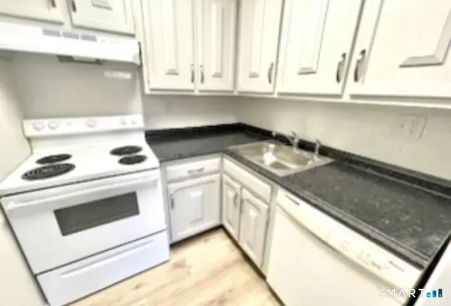 $1,299 | 1310 Berlin Turnpike, Unit 218, Wethersfield, CT 06109