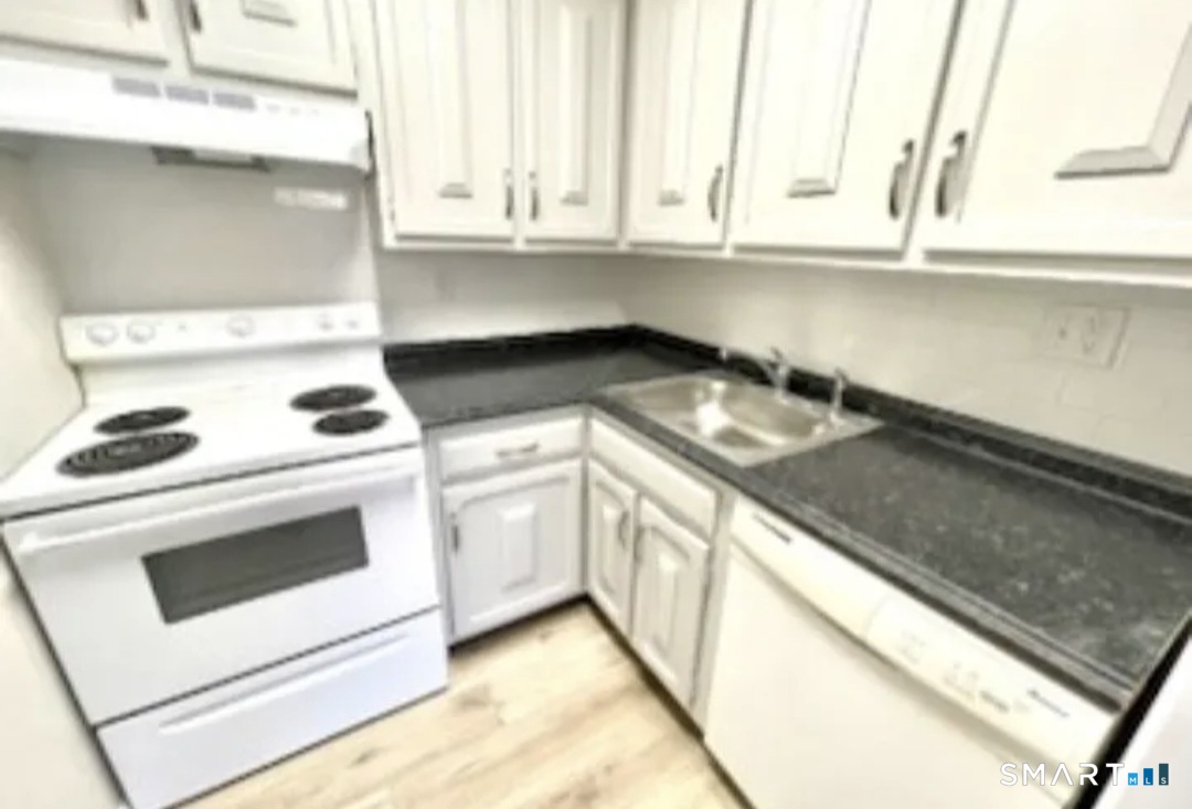 1310 Berlin Turnpike, Unit 218 Wethersfield, CT 06109 - Photo 3 of 10