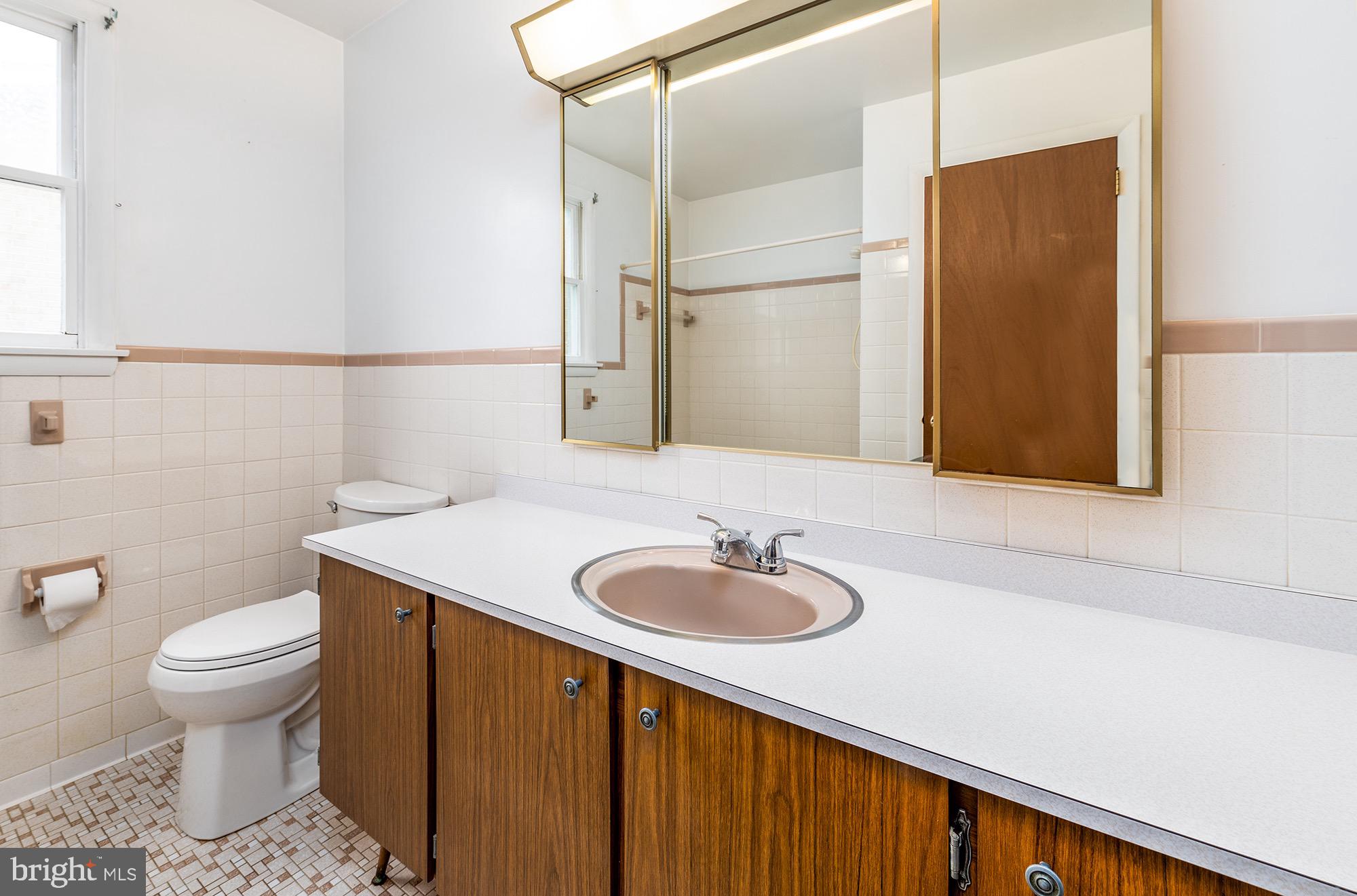 9209 Gardenia Road Baltimore, MD 21236 - Photo 19 of 34 Master Bathroom