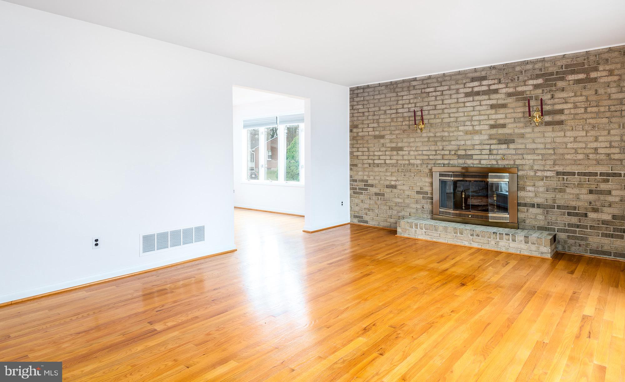 9209 Gardenia Road Baltimore, MD 21236 - Photo 9 of 34 Dining Room Entrance from Living Room