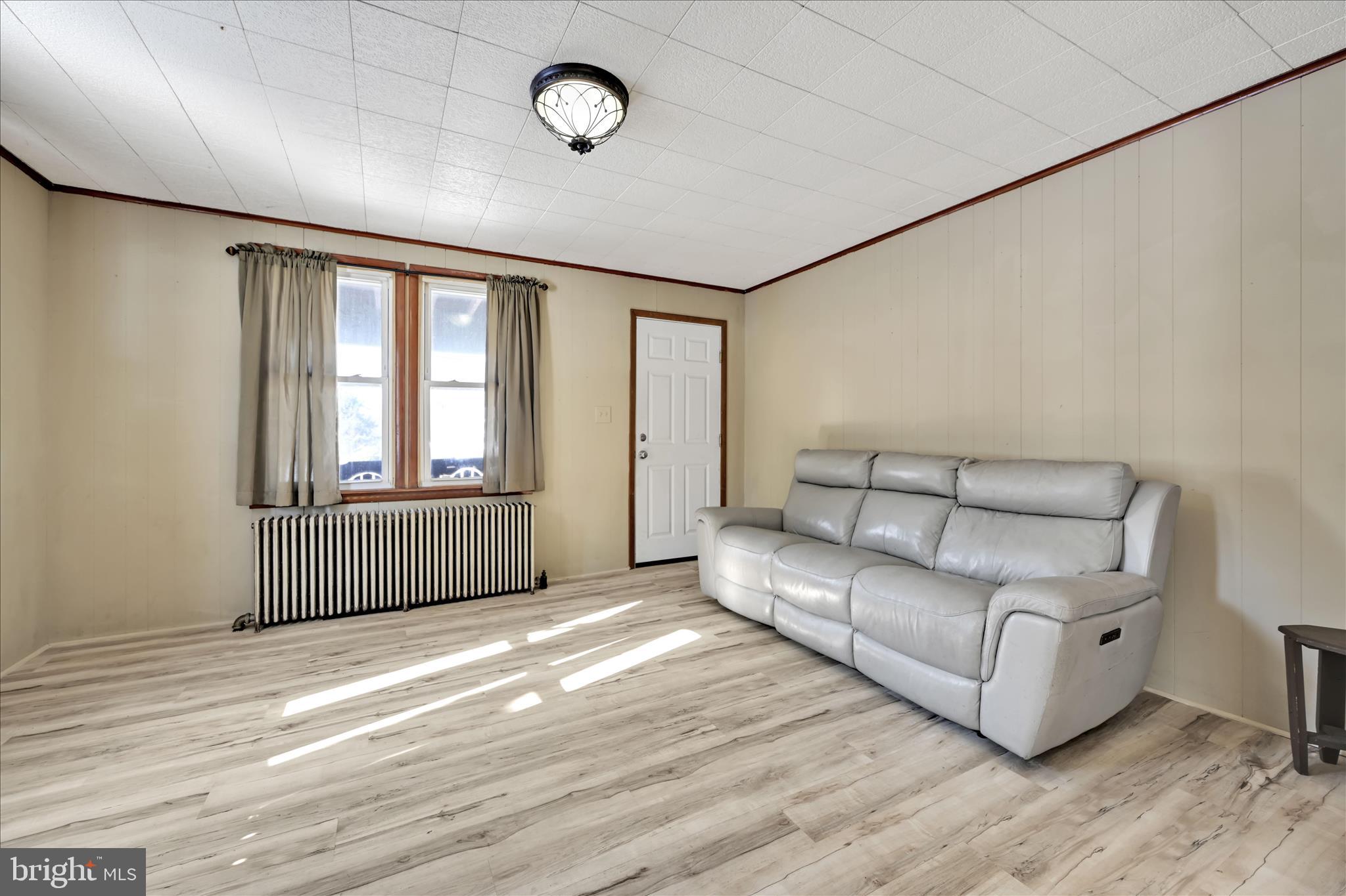 44 Main Boulevard Ringtown, PA 17967 - Photo 13 of 38 Living Are