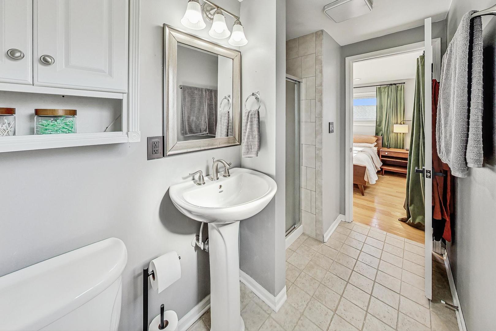 389 Dulles Road Des Plaines, IL 60016 - Photo 11 of 36 Gallery Image 11