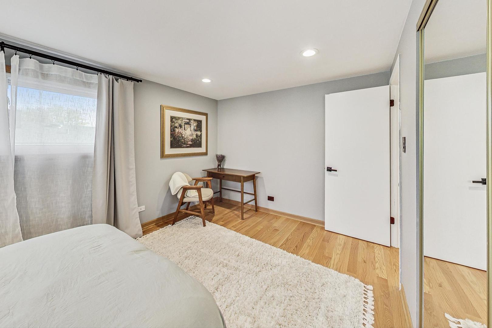 389 Dulles Road Des Plaines, IL 60016 - Photo 14 of 36 Gallery Image 14