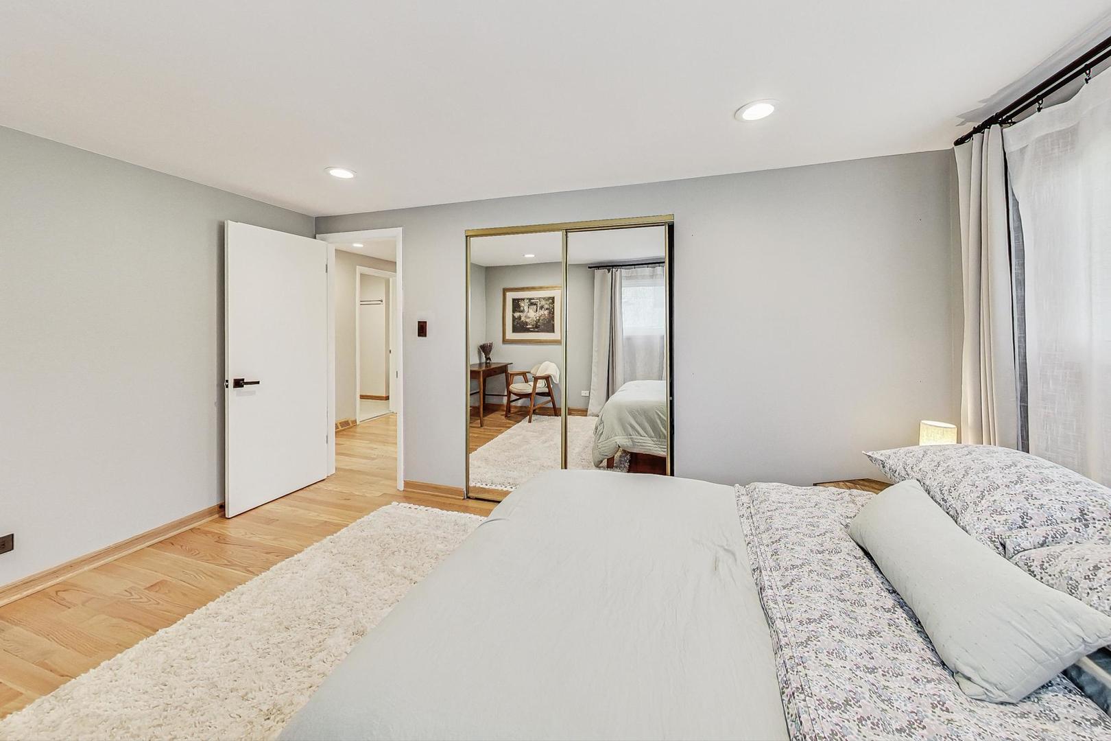 389 Dulles Road Des Plaines, IL 60016 - Photo 15 of 36 Gallery Image 15