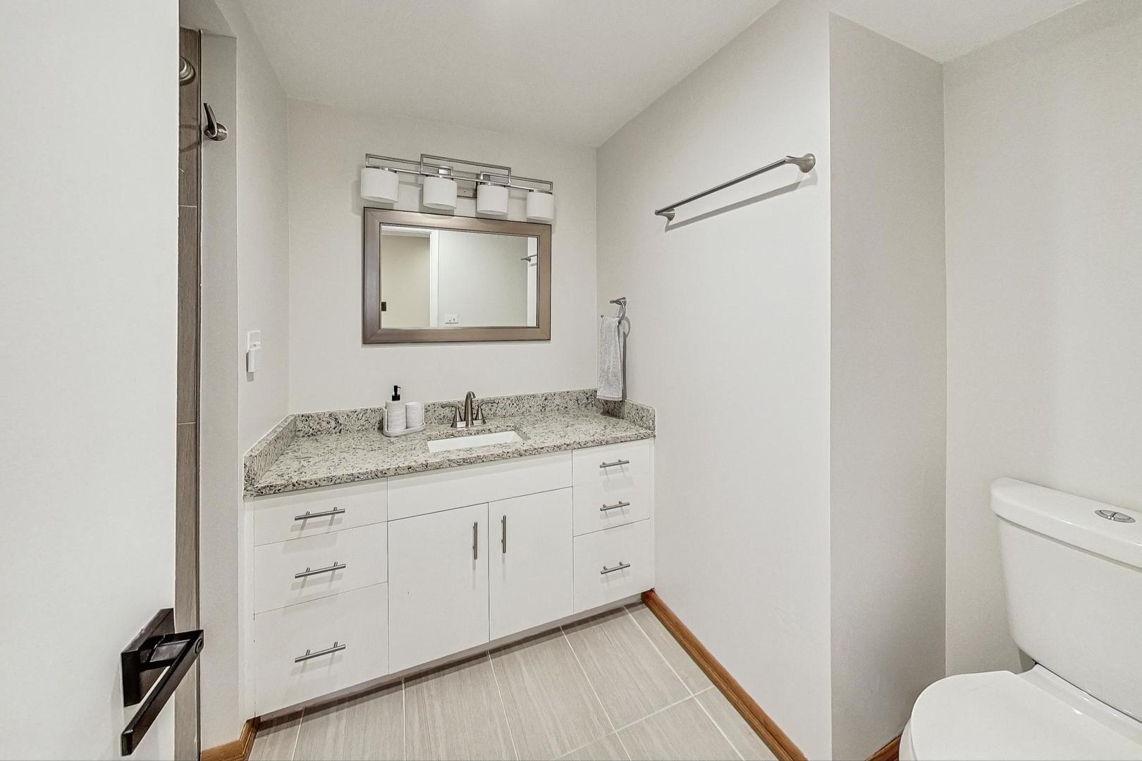 389 Dulles Road Des Plaines, IL 60016 - Photo 17 of 36 Gallery Image 17