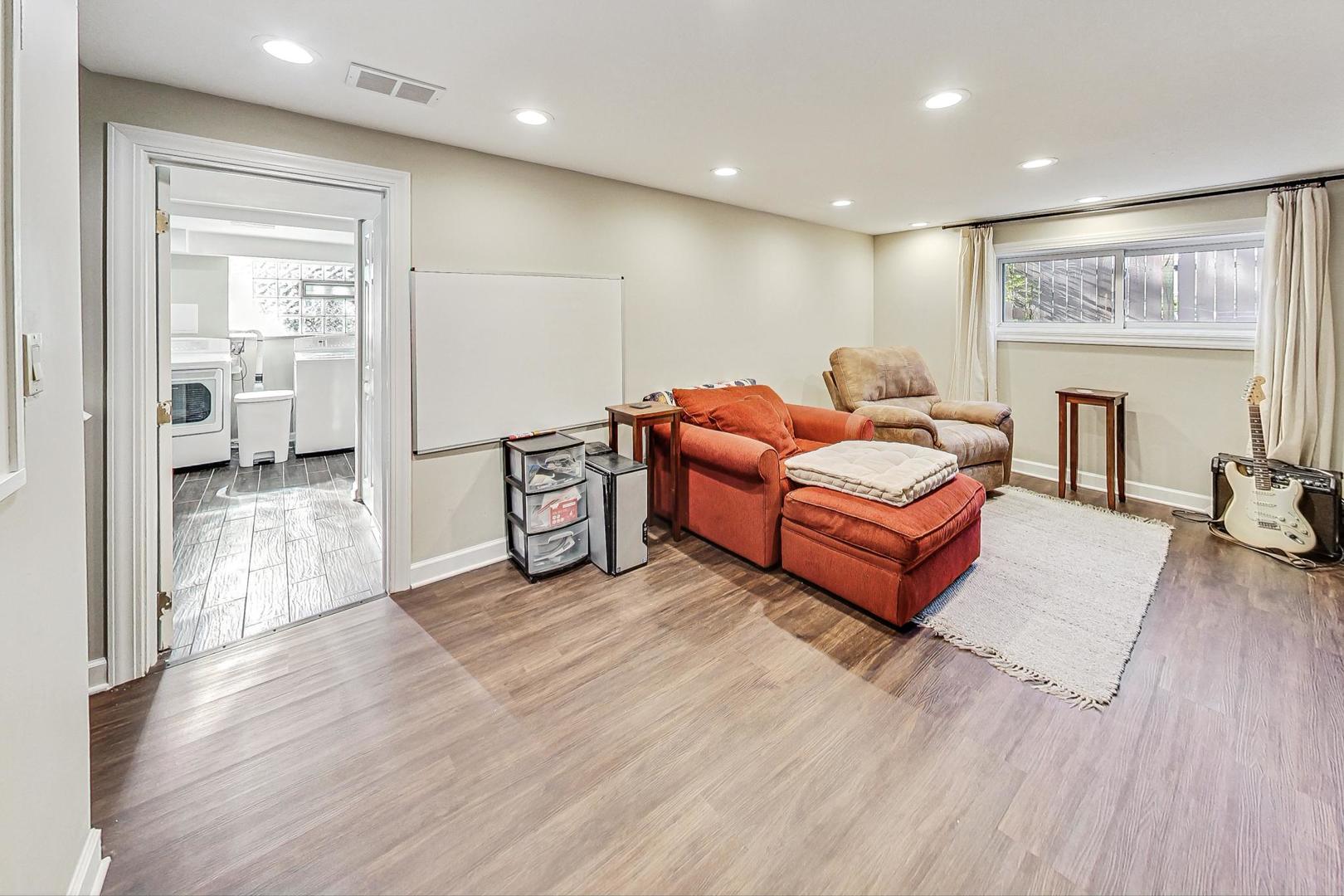 389 Dulles Road Des Plaines, IL 60016 - Photo 20 of 36 Gallery Image 20