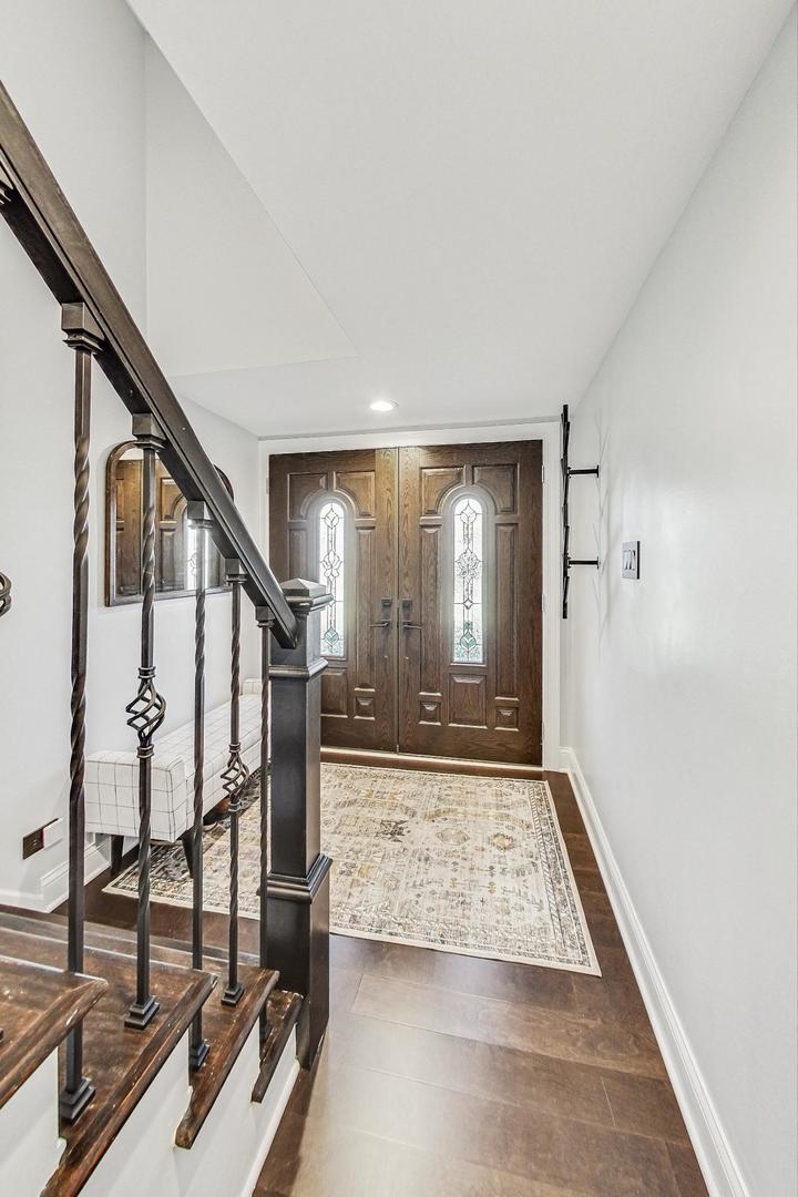 389 Dulles Road Des Plaines, IL 60016 - Photo 2 of 36 Gallery Image 2