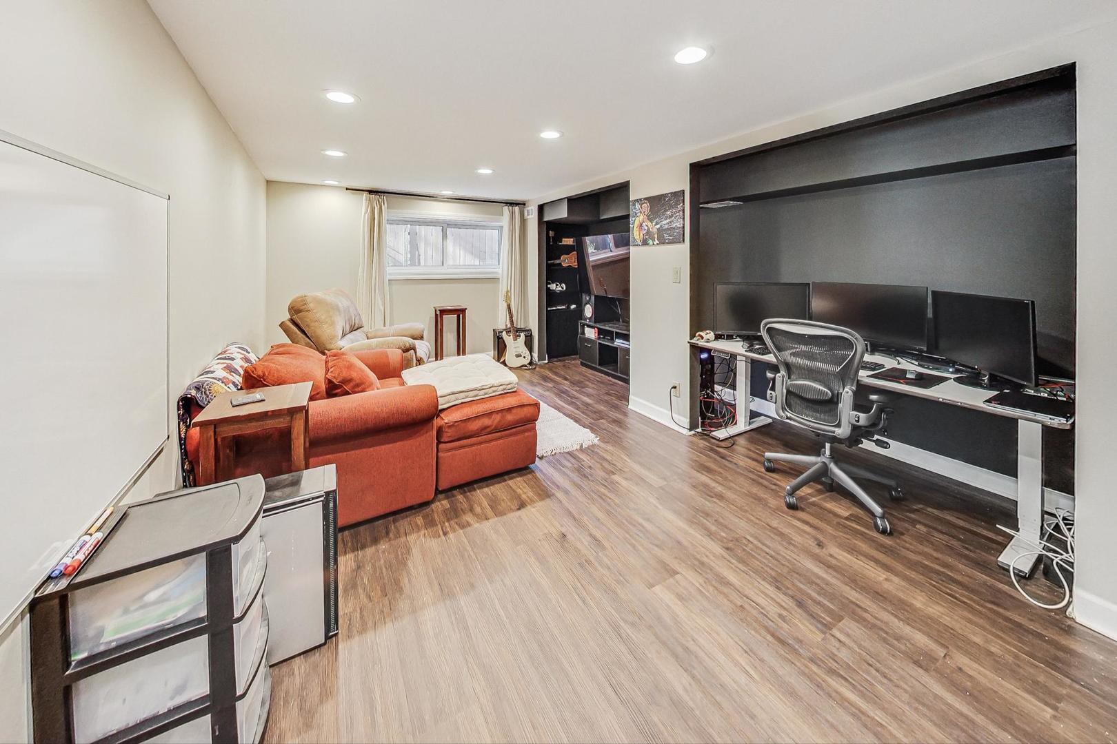 389 Dulles Road Des Plaines, IL 60016 - Photo 21 of 36 Gallery Image 21
