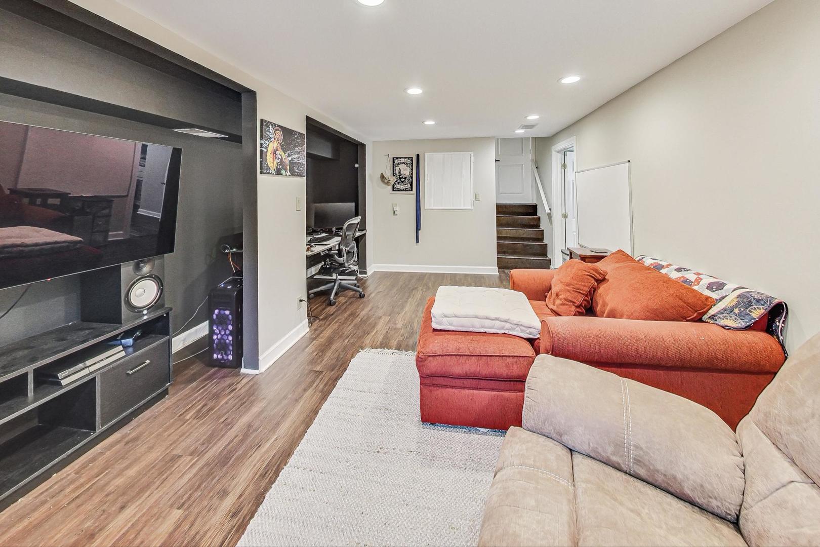 389 Dulles Road Des Plaines, IL 60016 - Photo 22 of 36 Gallery Image 22