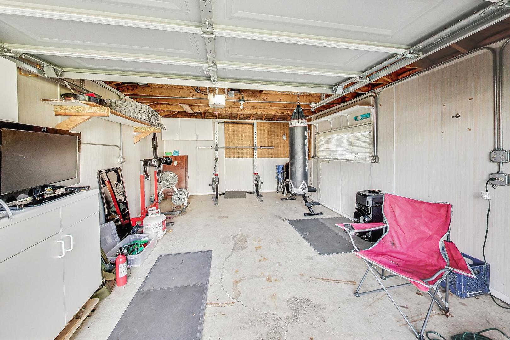 389 Dulles Road Des Plaines, IL 60016 - Photo 32 of 36 Gallery Image 32