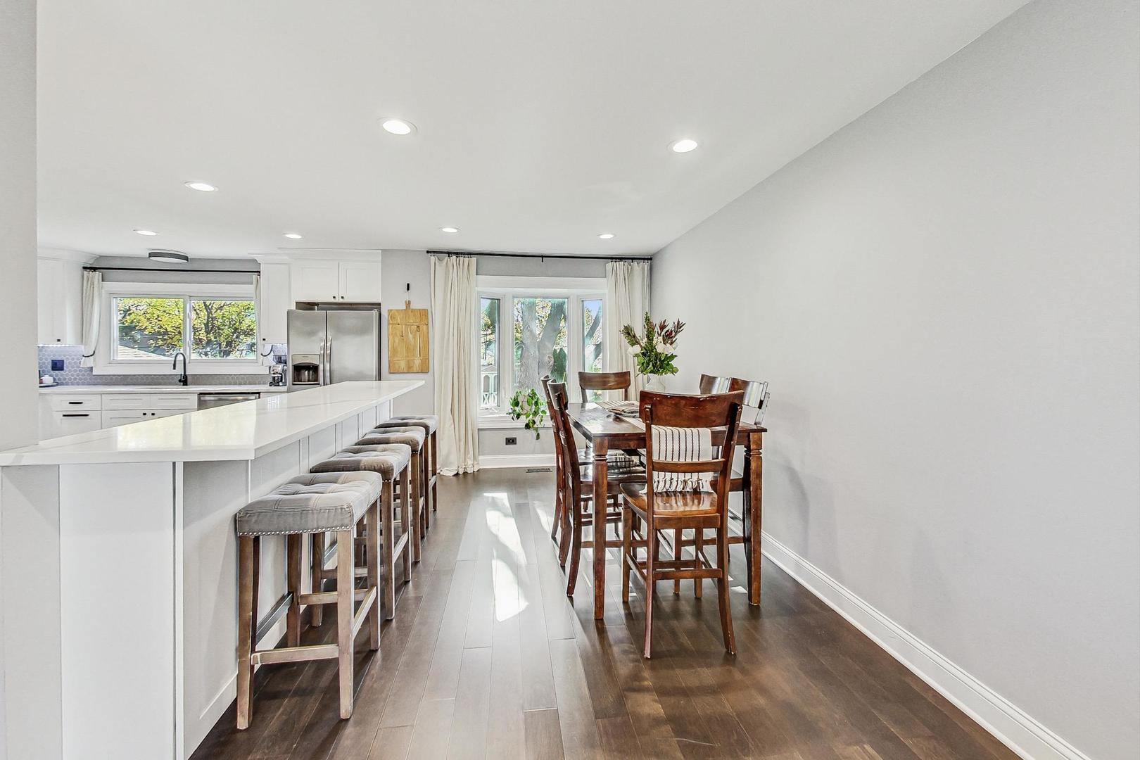 389 Dulles Road Des Plaines, IL 60016 - Photo 8 of 36 Gallery Image 8