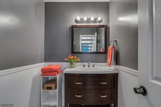 $565,000 | 85 Sycamore Court, Bernards, NJ 07920