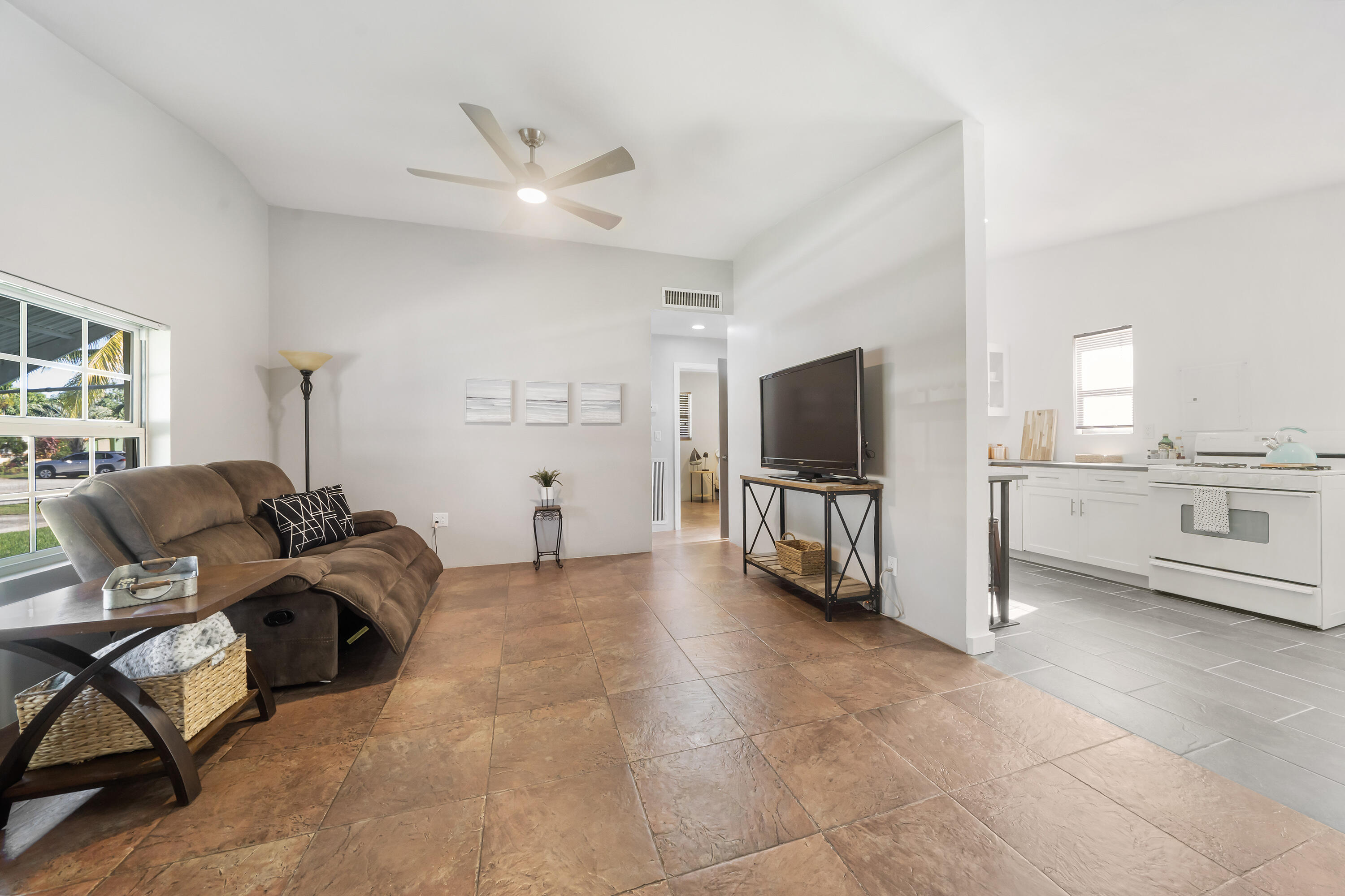 588 Sioux Road Lake Worth, FL 33462 - Photo 19 of 27 588 sioux rd lake worth-2