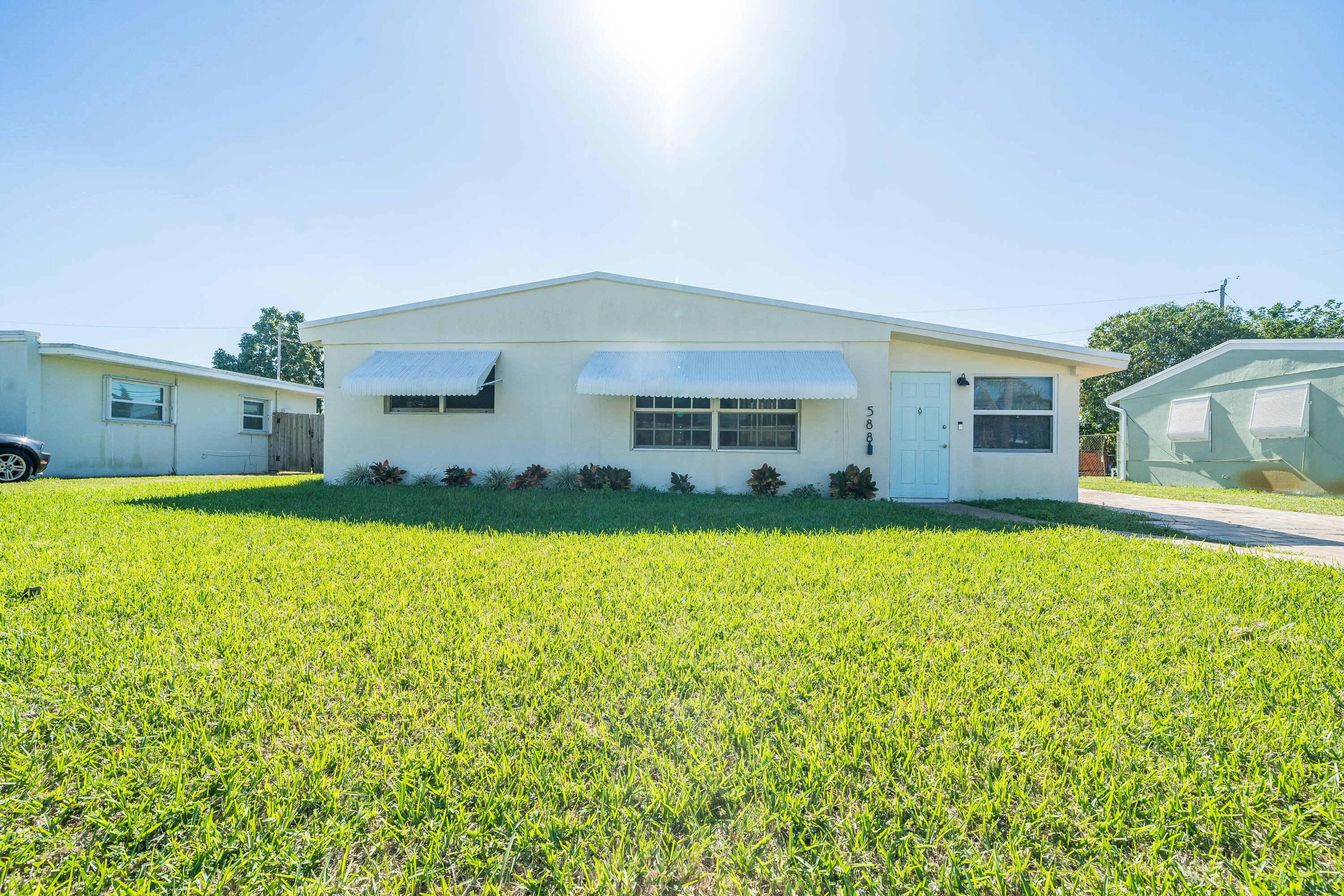 588 Sioux Road Lake Worth, FL 33462 - Photo 5 of 27 5362 Cedar lake a-7