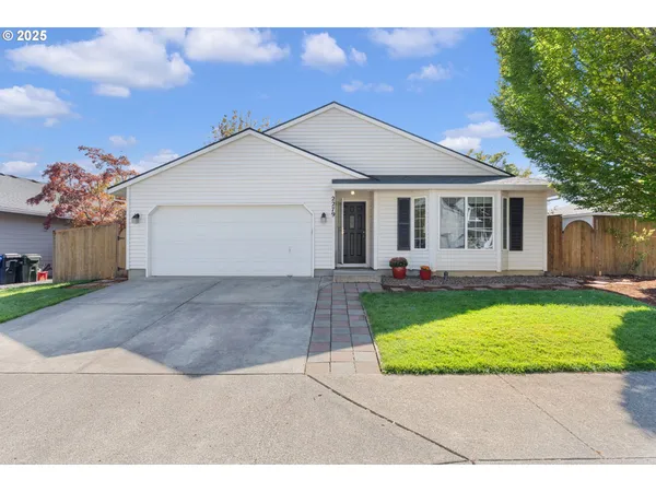 $460,000 | 2279 North Kamiakan Drive, Cornelius, OR 97113