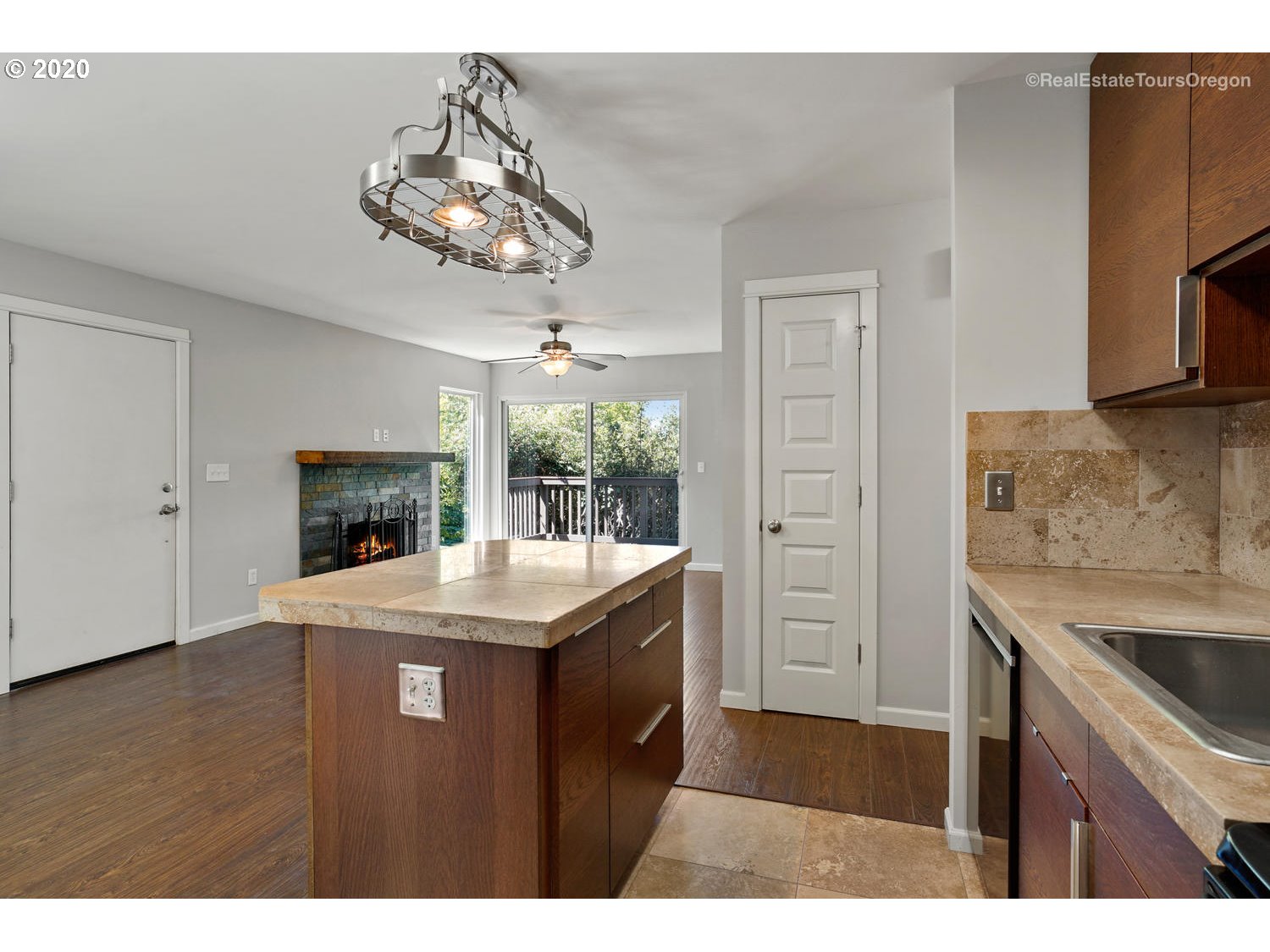 7746 Southwest Barnes Road, Unit C Portland, OR 97225 - Photo 12 of 31 Gallery Image 12