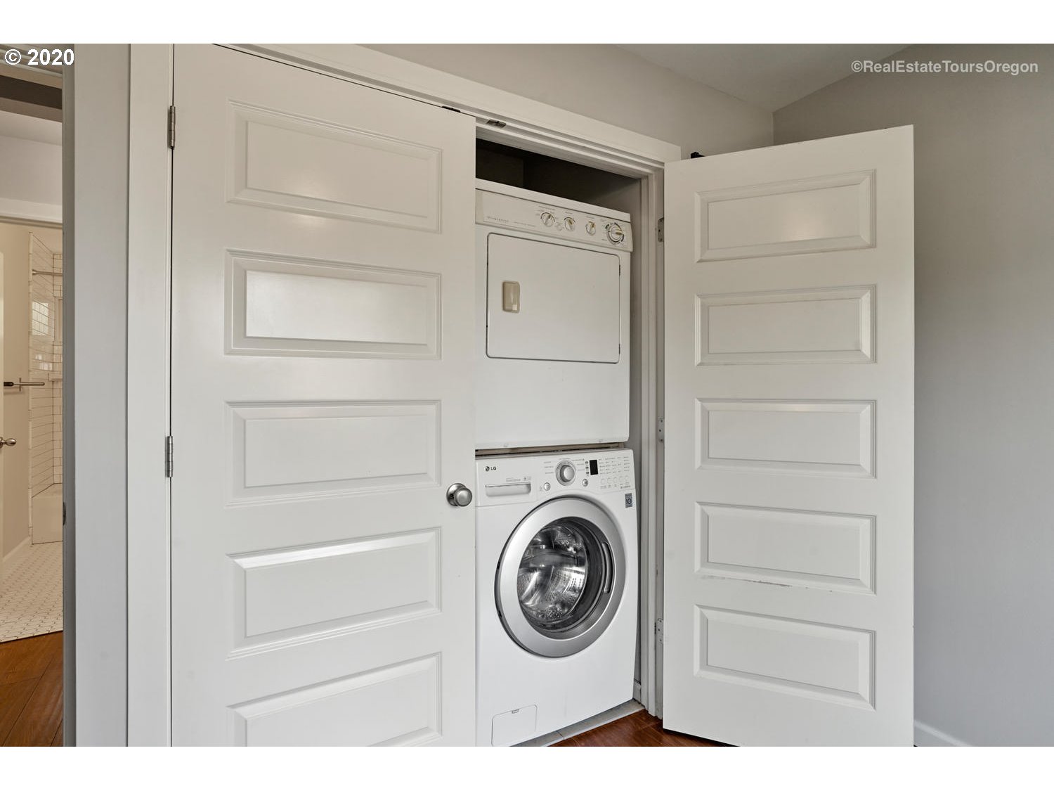 7746 Southwest Barnes Road, Unit C Portland, OR 97225 - Photo 25 of 31 Gallery Image 25