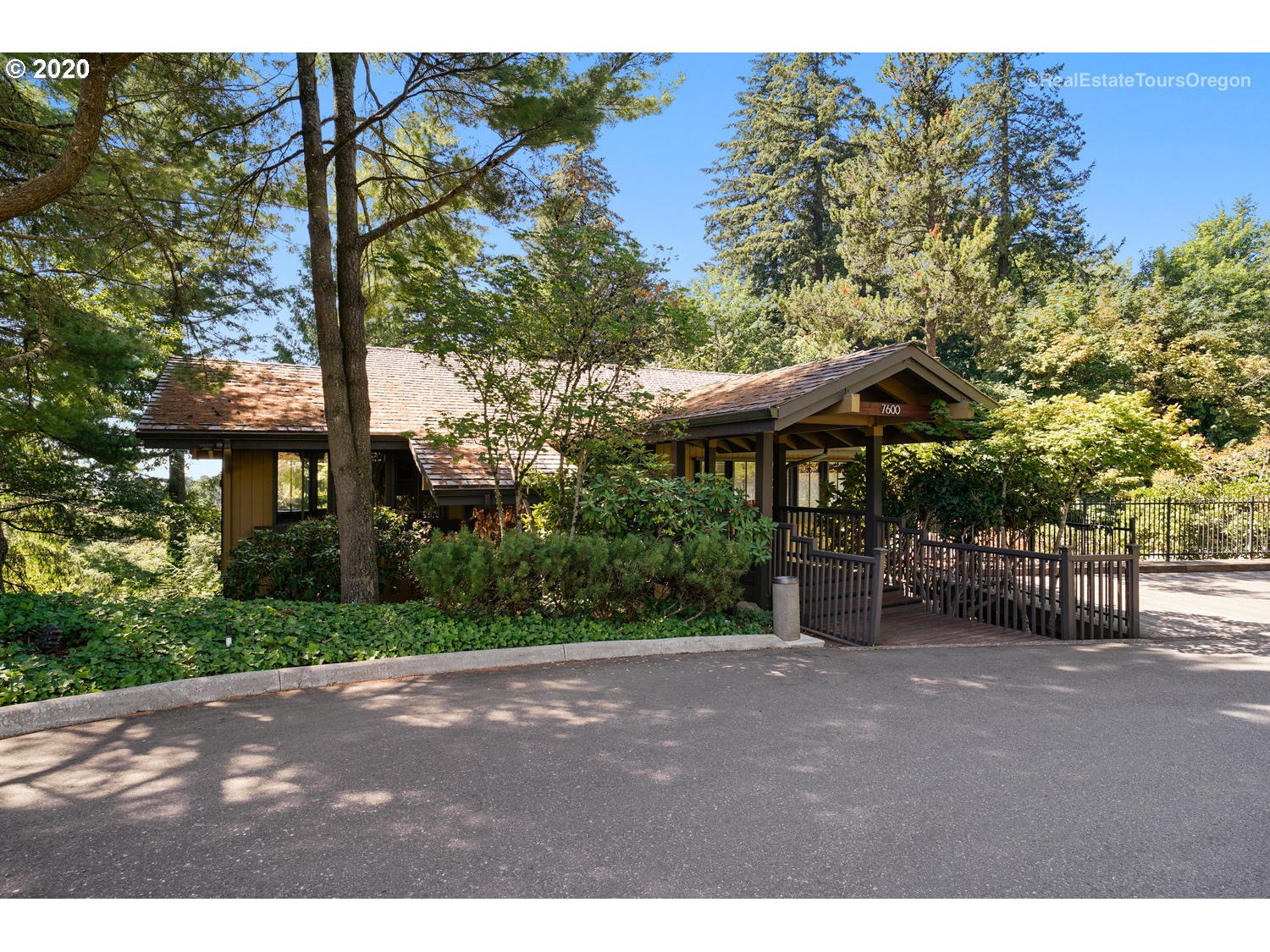 7746 Southwest Barnes Road, Unit C Portland, OR 97225 - Photo 27 of 31 Gallery Image 27