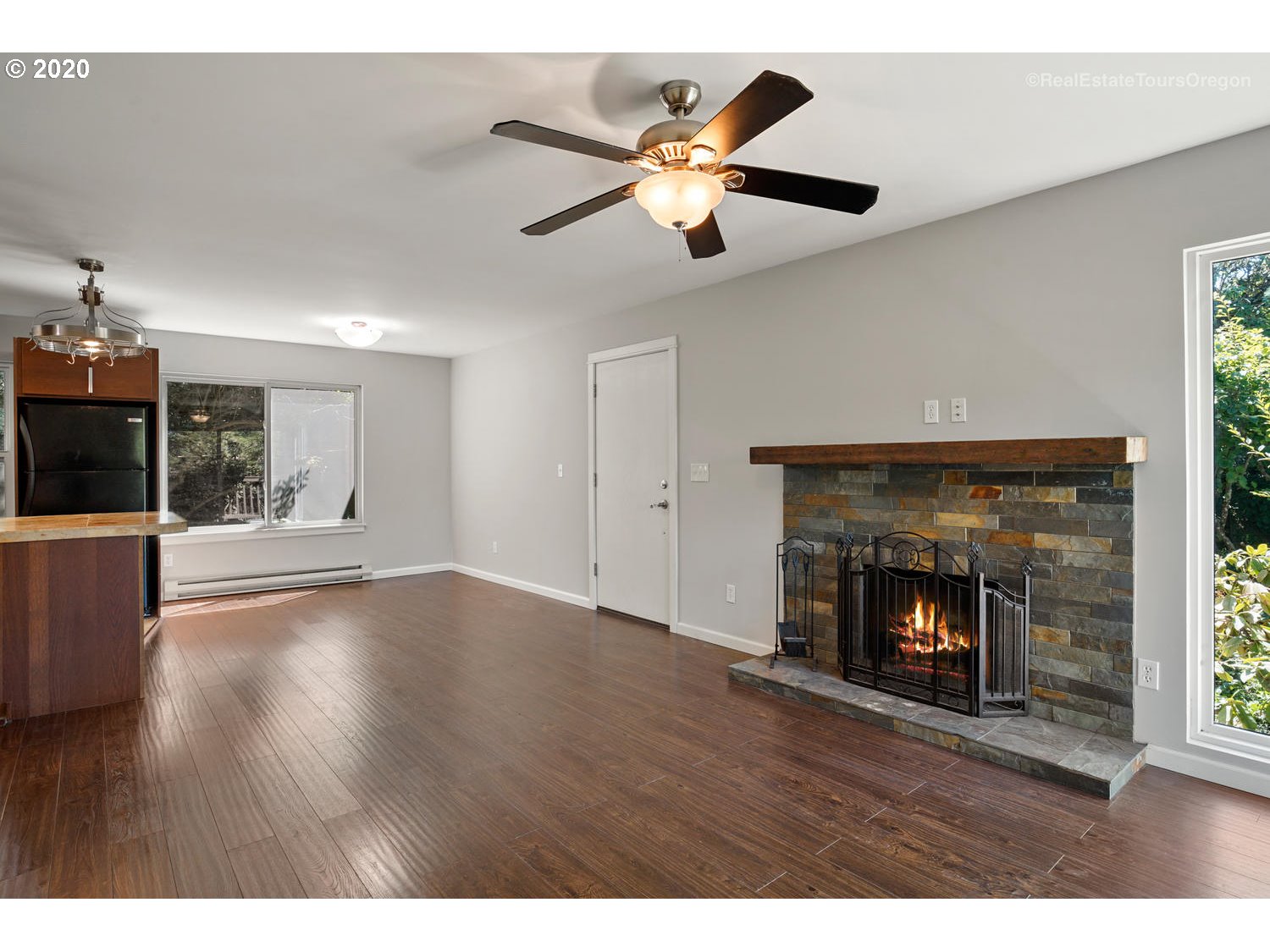 7746 Southwest Barnes Road, Unit C Portland, OR 97225 - Photo 4 of 31 Gallery Image 4