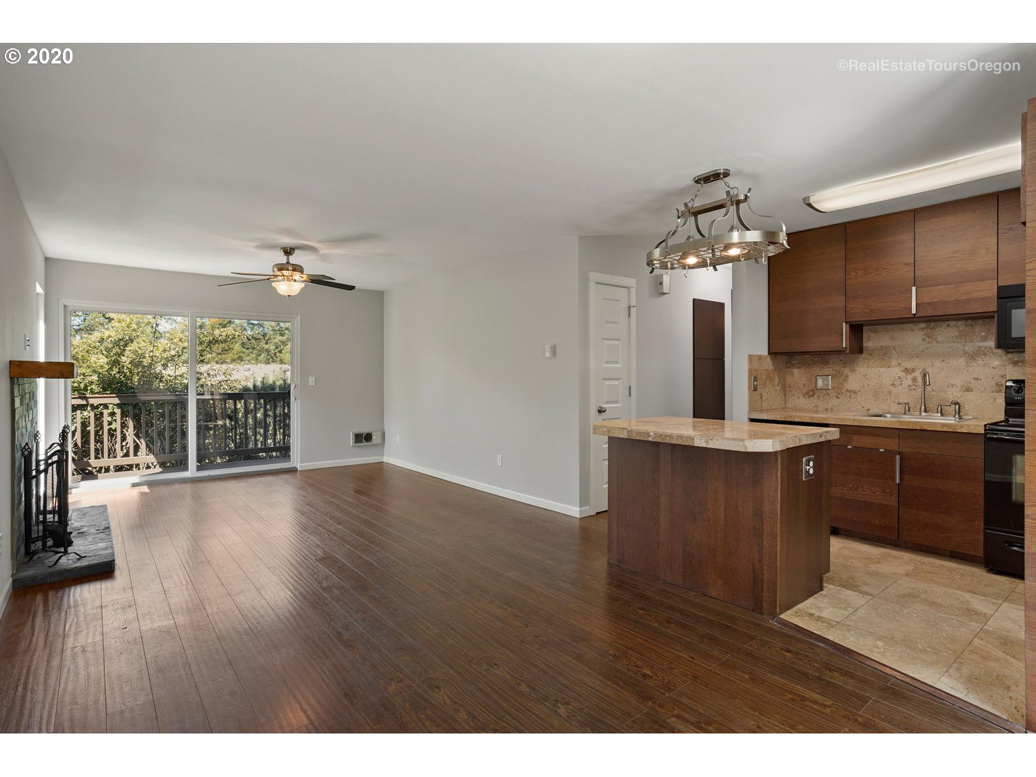 7746 Southwest Barnes Road, Unit C Portland, OR 97225 - Photo 6 of 31 Gallery Image 6