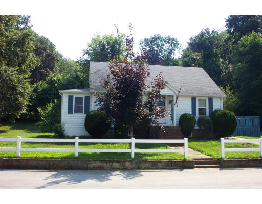 76 Sylvan Road Uxbridge, MA 01569 - Photo 5 of 11 Gallery Image 5