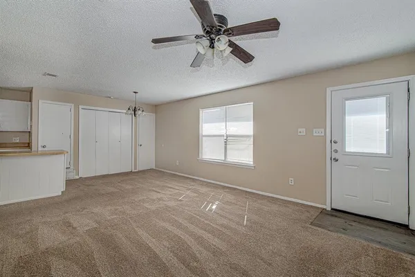 $1,395 | 101 Cedar Crest Street, Unit 101, Joshua, TX 76058