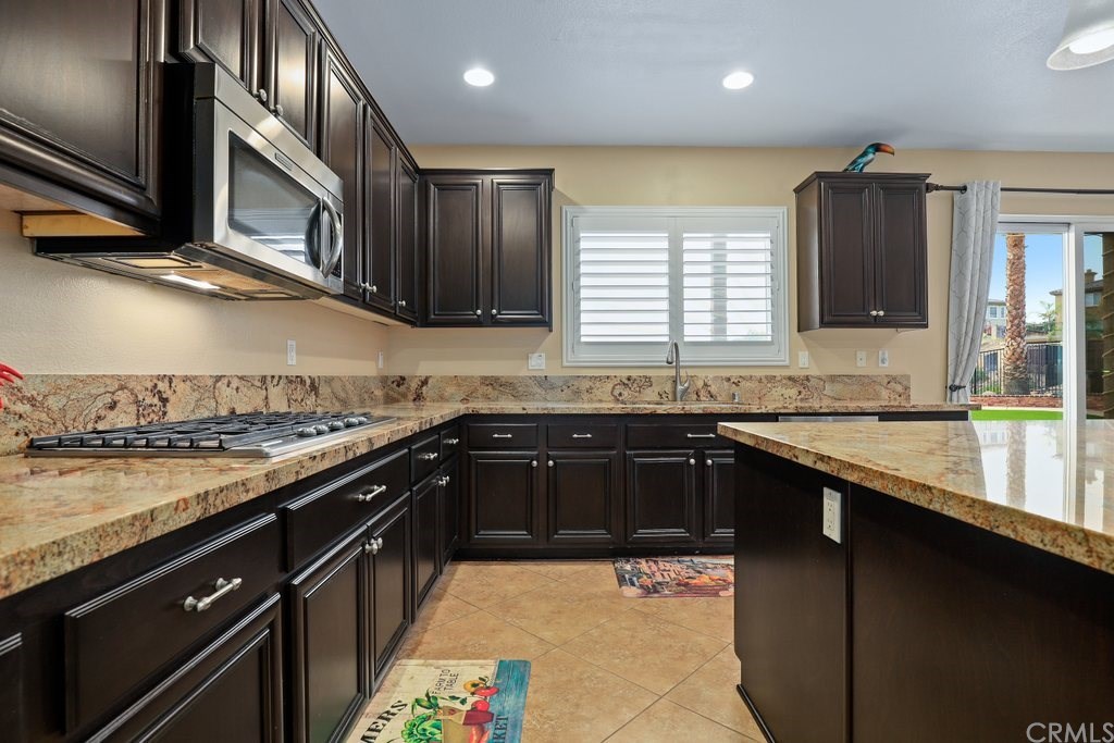 16929 Spring Canyon Place Riverside, CA 92503 - Photo 12 of 36 Gallery Image 12