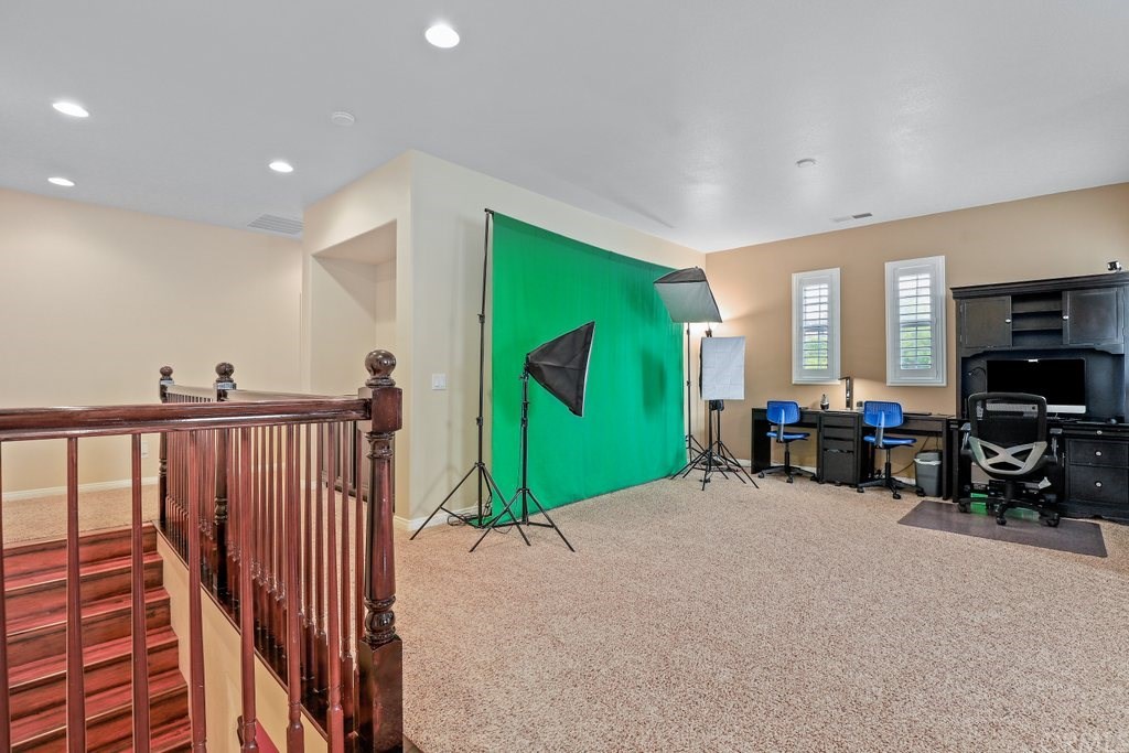 16929 Spring Canyon Place Riverside, CA 92503 - Photo 19 of 36 Gallery Image 19