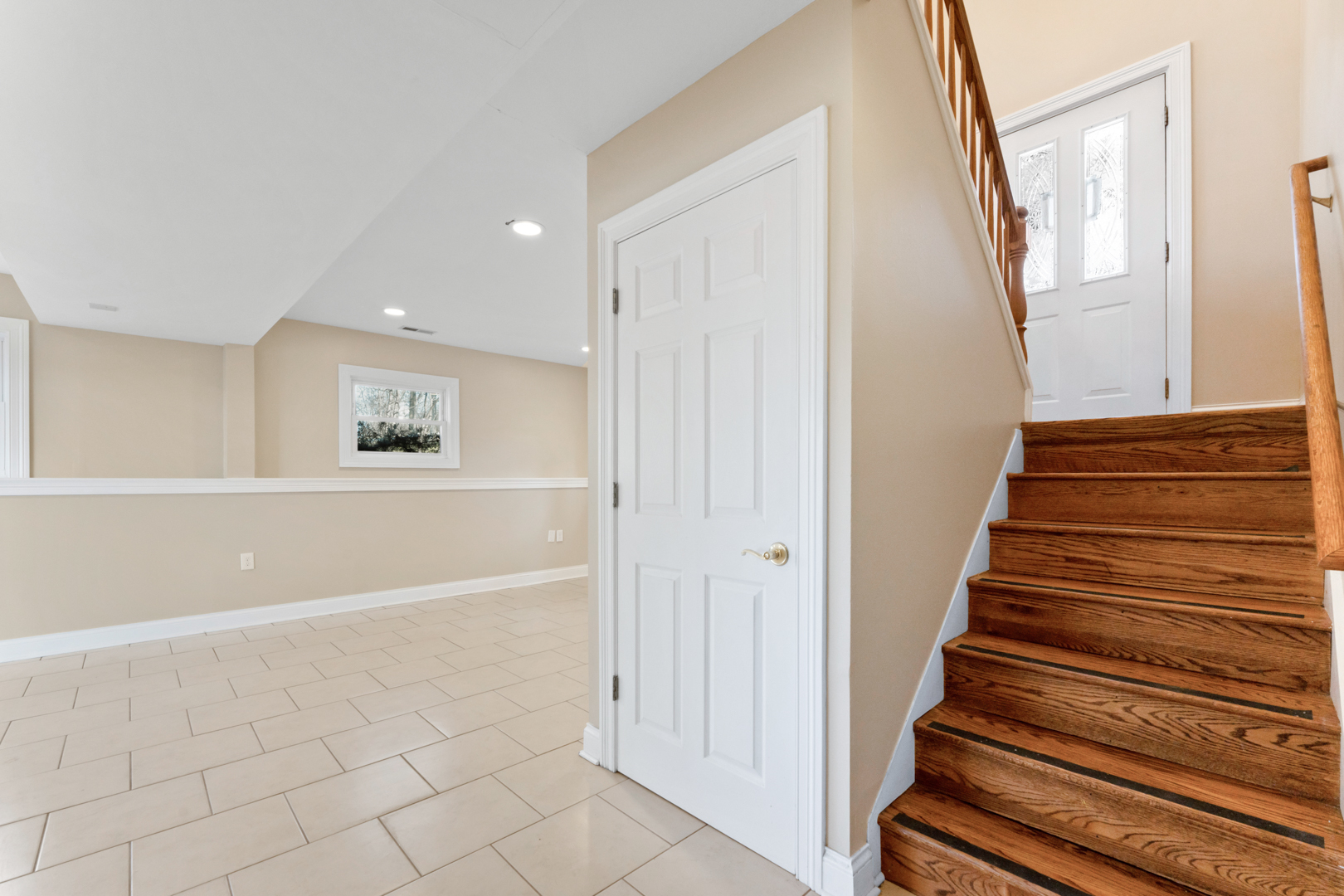 25 5n568 Il Rte Street St. Charles, IL 60174 - Photo 15 of 30 a view of an entryway with wooden floor