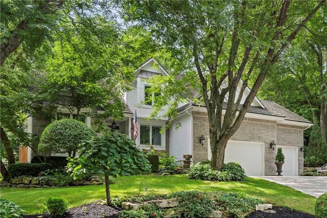 3201 South Thornbird Avenue, Blue Springs, MO 64015