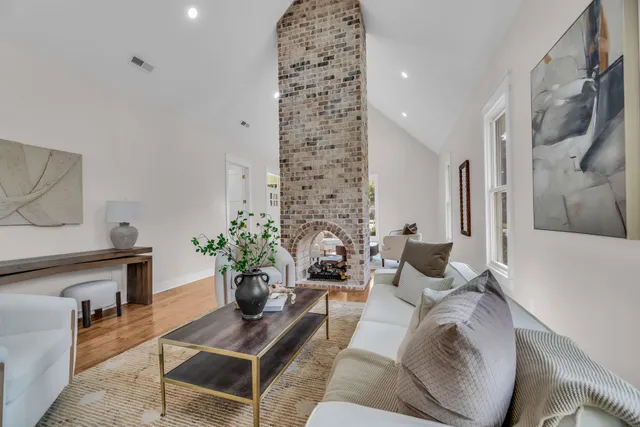 $1,850,000 | 323 50th Avenue North, Nashville, TN 37209