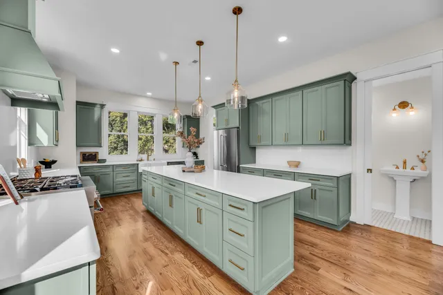 $1,850,000 | 323 50th Avenue North, Nashville, TN 37209