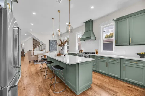 $1,850,000 | 323 50th Avenue North, Nashville, TN 37209