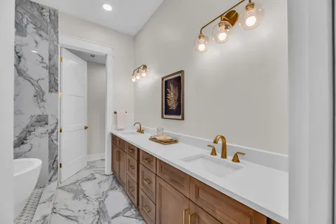 $1,850,000 | 323 50th Avenue North, Nashville, TN 37209