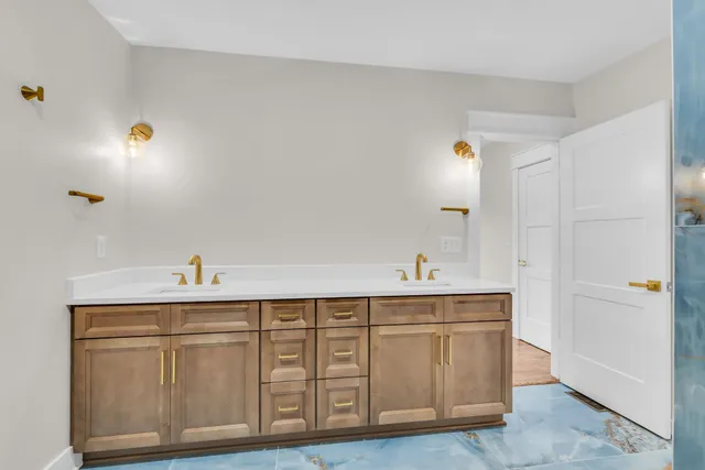 $1,850,000 | 323 50th Avenue North, Nashville, TN 37209