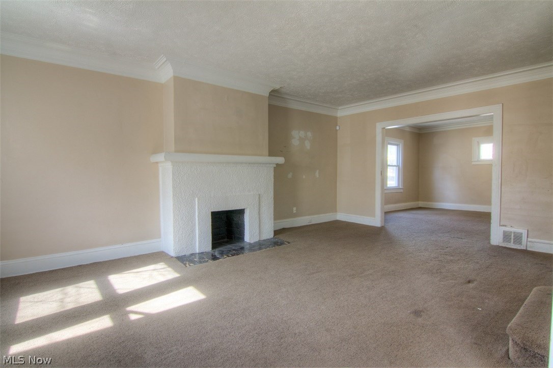 3281 Berkeley Road Cleveland, OH 44118 - Photo 3 of 19