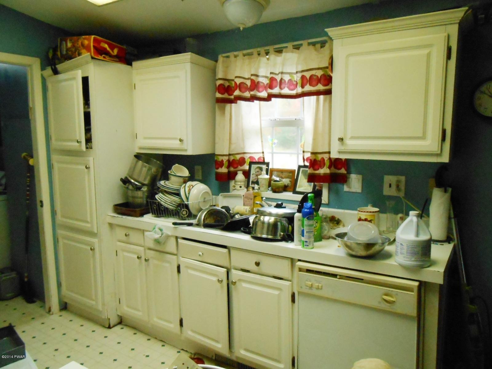331 Rt 590 Greeley, PA 18425 - Photo 3 of 26