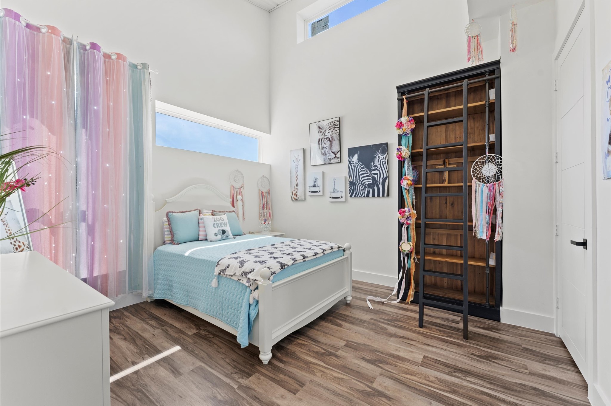 2743 Bobville Road Montgomery, TX 77316 - Photo 35 of 50 a bedroom with a bed and a closet